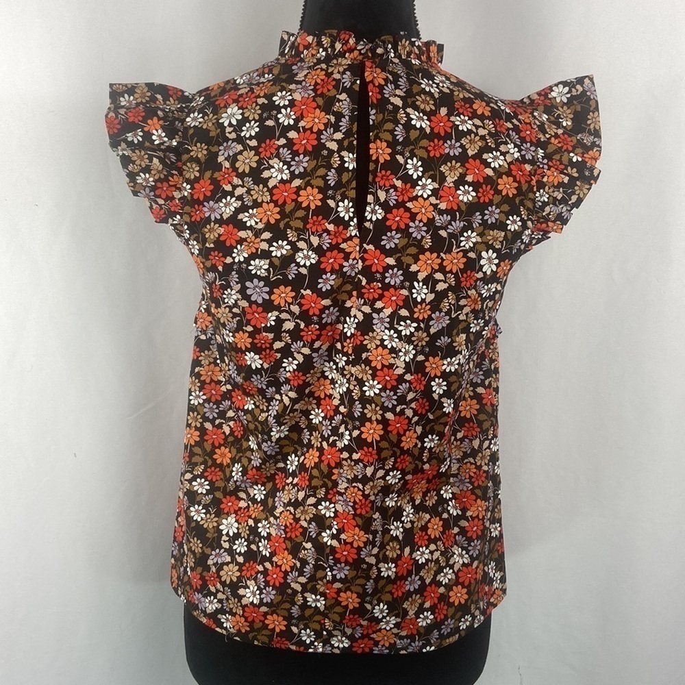 Moodie Marie Floral Blouse with Cap Sleeves and Key Hole Cut Out - Picture 2 of 9
